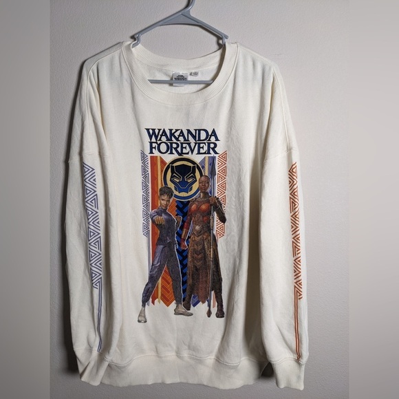 NWT Women's Marvel Black Panther Wakanda Forever Sweatshirt Size M (Oversize) - Picture 1 of 5